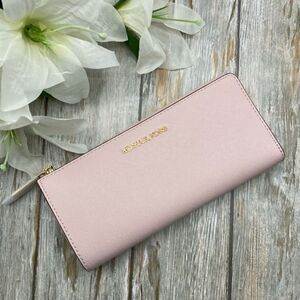 Michael Kors Jet Set Travel Large Saffiano Leather Quarter-Zip Wallet Bag Purse